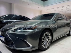 Xe Lexus ES 250 2021