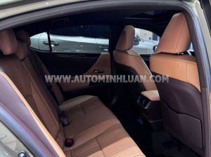 Xe Lexus ES 250 2021